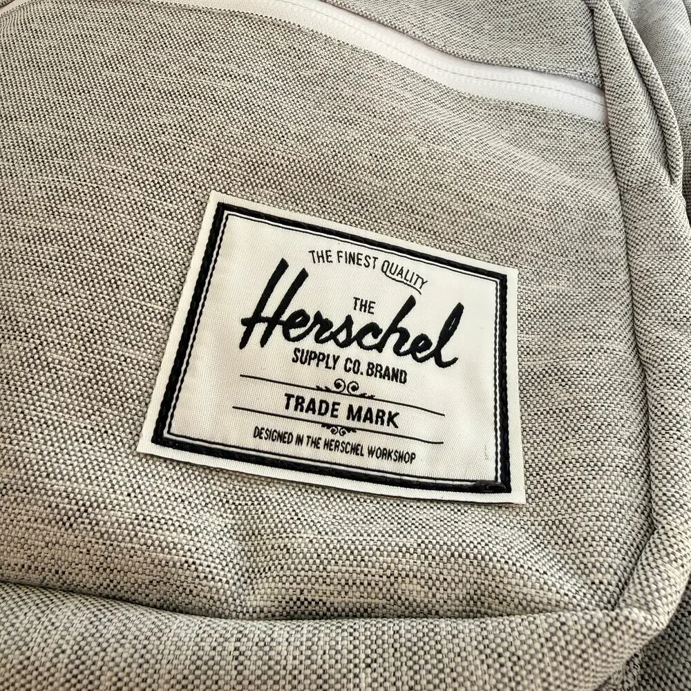 Herschel Pop Quiz Backpack 22L Light Gray Crosshatch Laptop Sleeve NWT